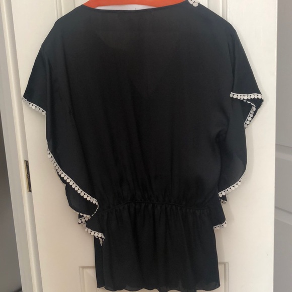 Karlie tunic top with cream lace - Picture 2 of 3